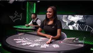 Layar utama aplikasi mobile roket303 dengan opsi kasino langsung, sportsbook, dan slot